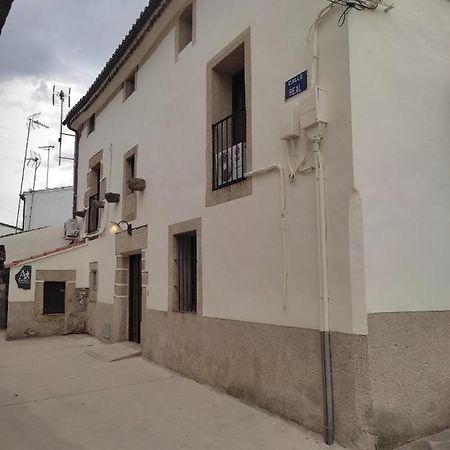 Albergue Turistico "San Blas" De Oliva De Plasencia ภายนอก รูปภาพ