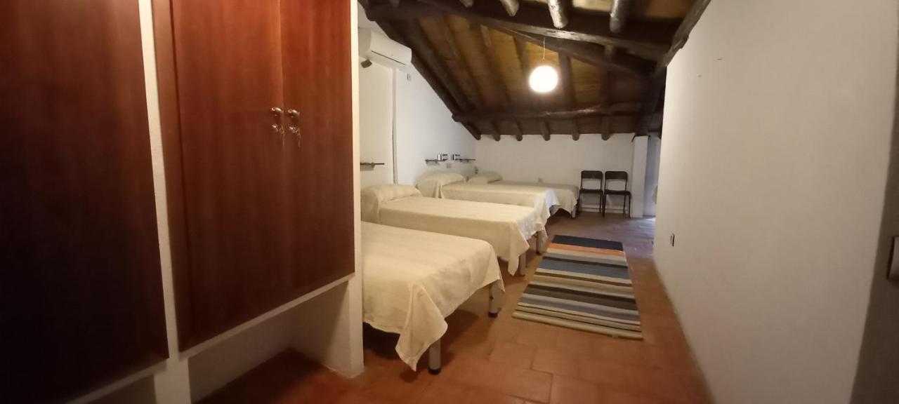 Albergue Turistico "San Blas" De Oliva De Plasencia ภายนอก รูปภาพ