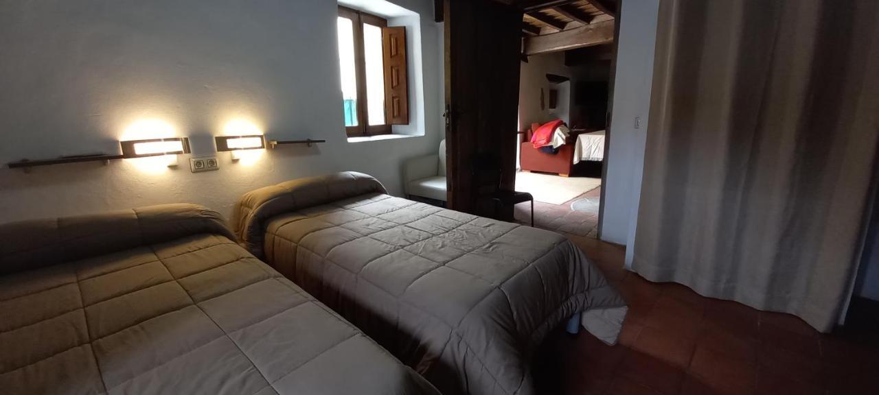 Albergue Turistico "San Blas" De Oliva De Plasencia ภายนอก รูปภาพ