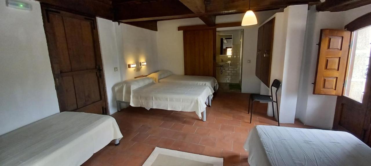 Albergue Turistico "San Blas" De Oliva De Plasencia ภายนอก รูปภาพ