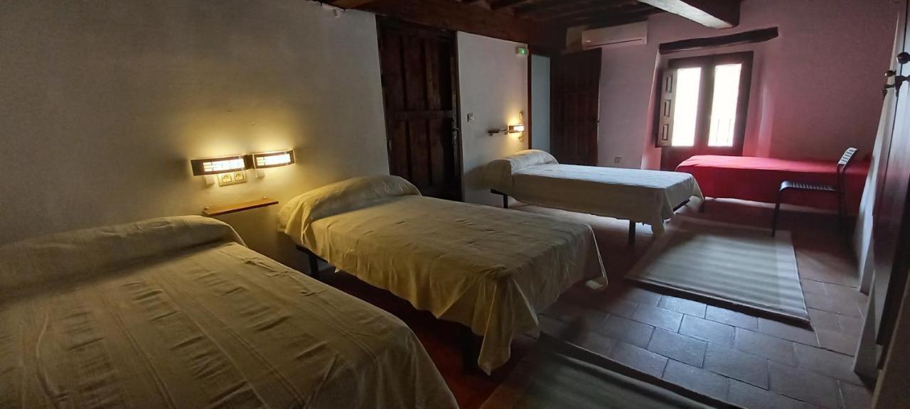 Albergue Turistico "San Blas" De Oliva De Plasencia ภายนอก รูปภาพ